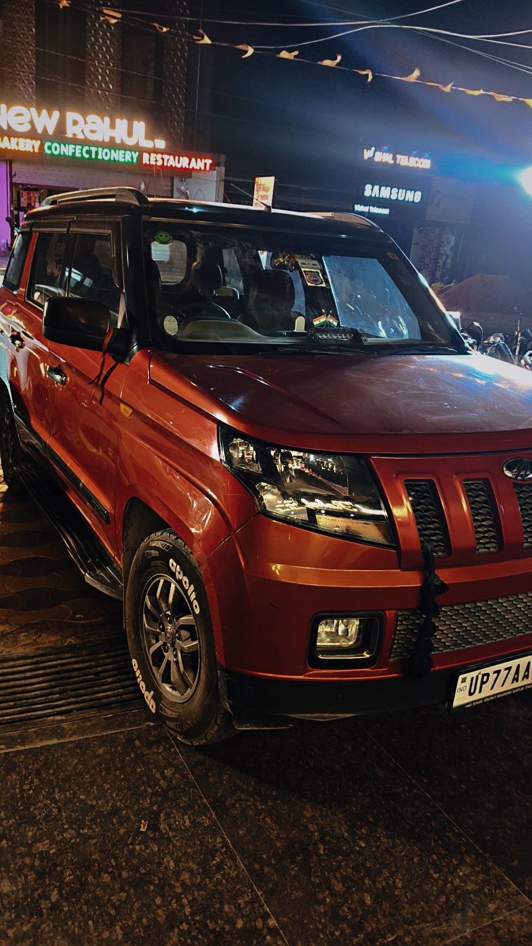 front three-quarter view of a Mahindra Bolero Neo