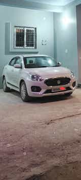 front three-quarter view of a Maruti Suzuki Dzire 2018-2023