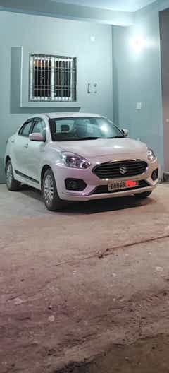 front three-quarter view of a Maruti Suzuki Dzire 2018-2023