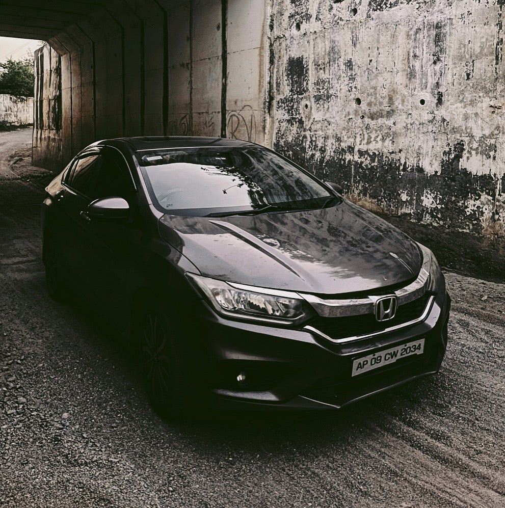 front three-quarter view of a Honda City