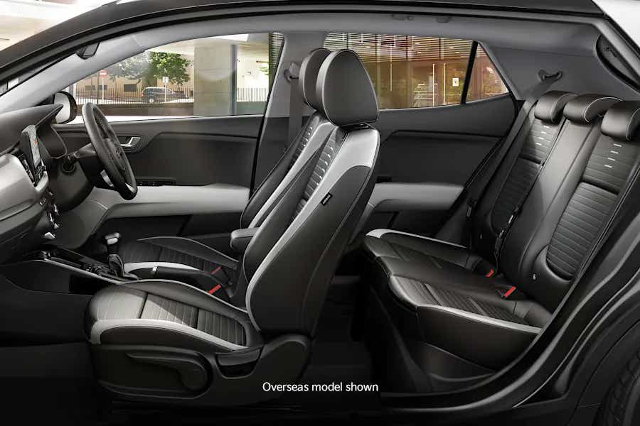 Interior seats and dashboard of a Kia Stonic
