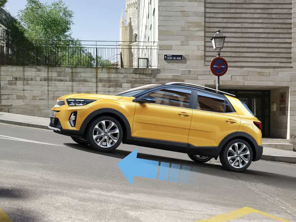 side view of a Kia Stonic on an urban street