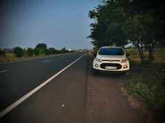 Front view of a Ford Endeavour parked on a roadside