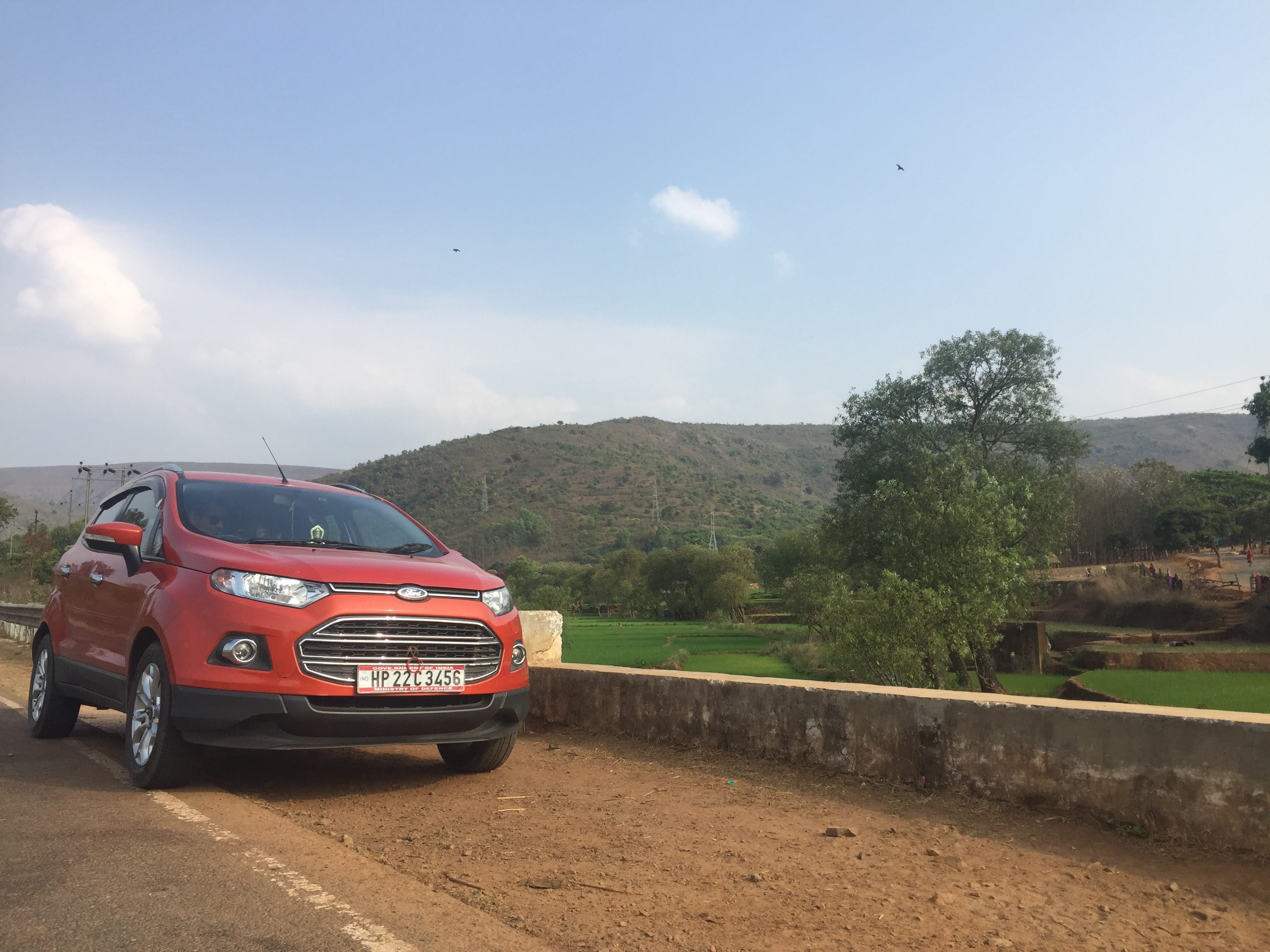 Front view of a Equinox Bronze Ford Endeavour