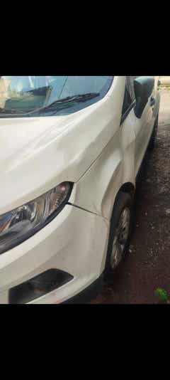 Front left fender and headlight area of a Ford Endeavour