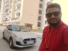 front view of a Maruti Suzuki Swift 2021 - 2023