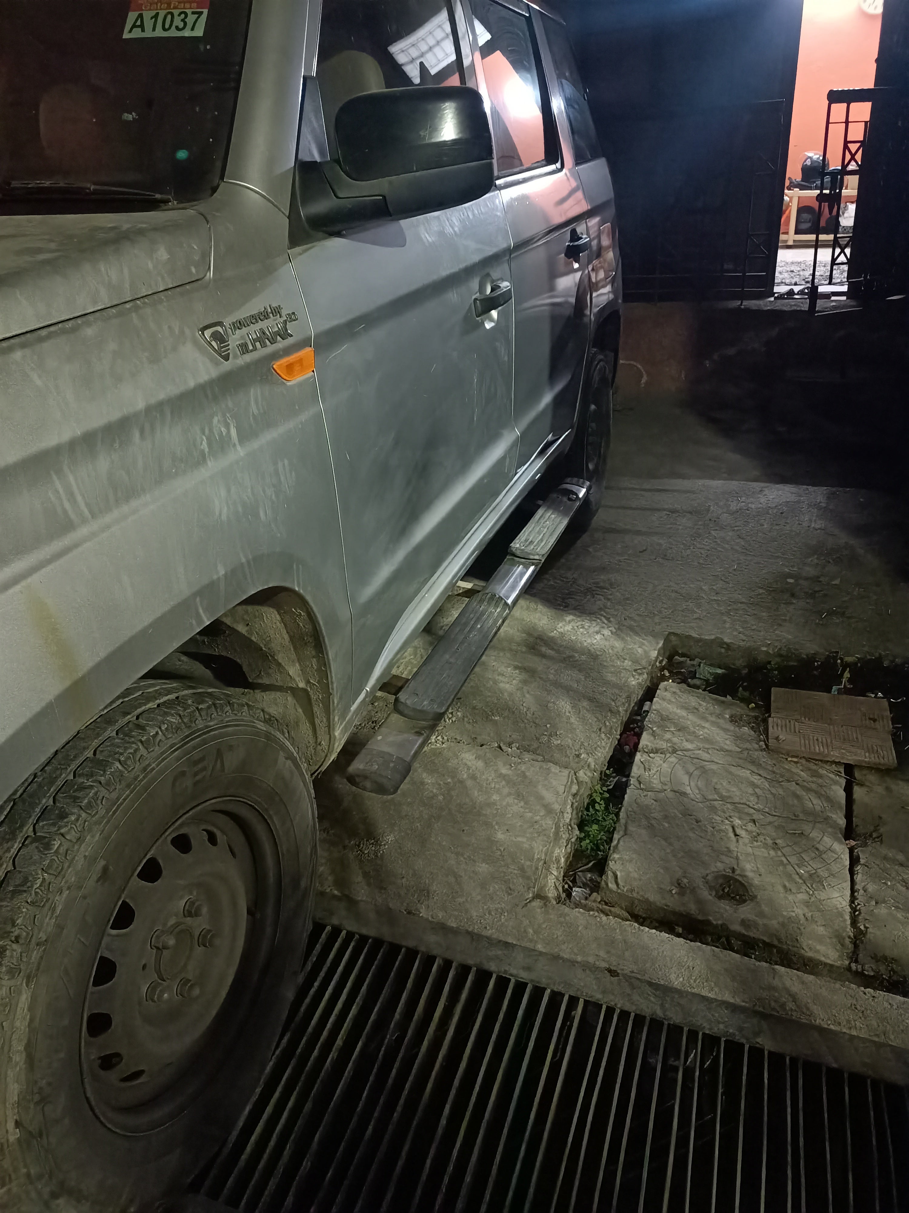 Side view of a Mahindra Bolero Neo