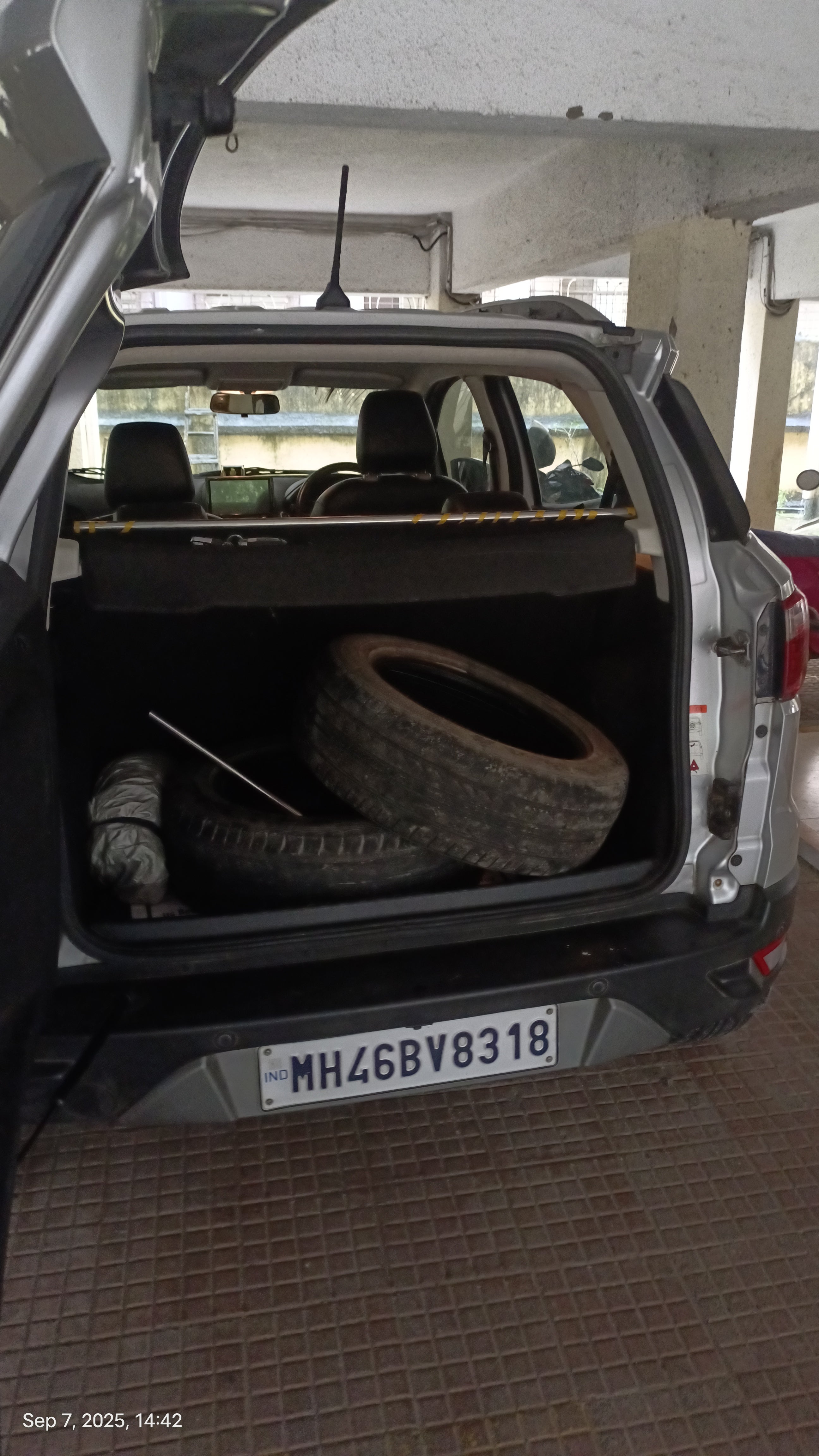 Boot space of a Ford Endeavour with spare tires