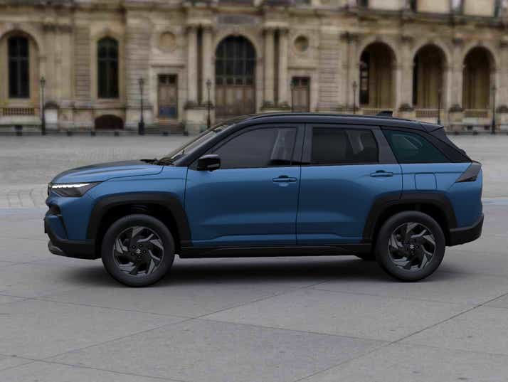 side view of a Eternal Blue with Bluish Black Roof Maruti Suzuki Victoris