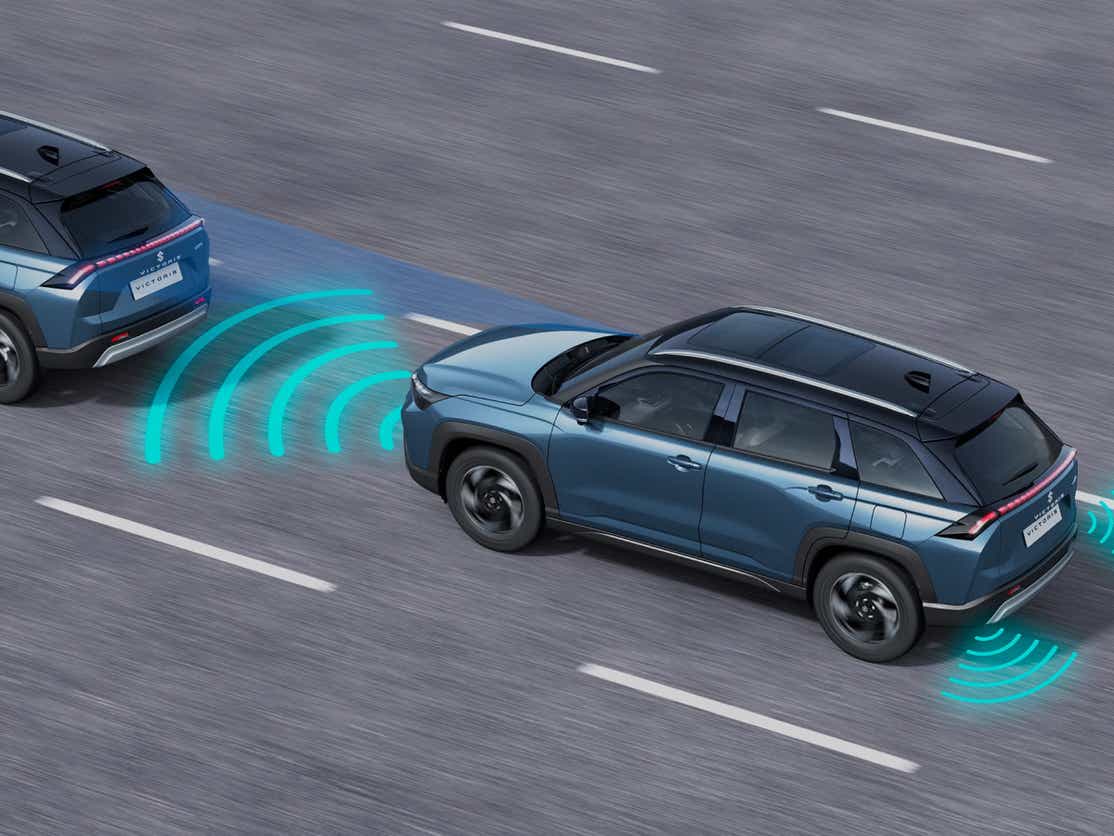 overhead view of a Maruti Suzuki Victoris demonstrating adaptive cruise control