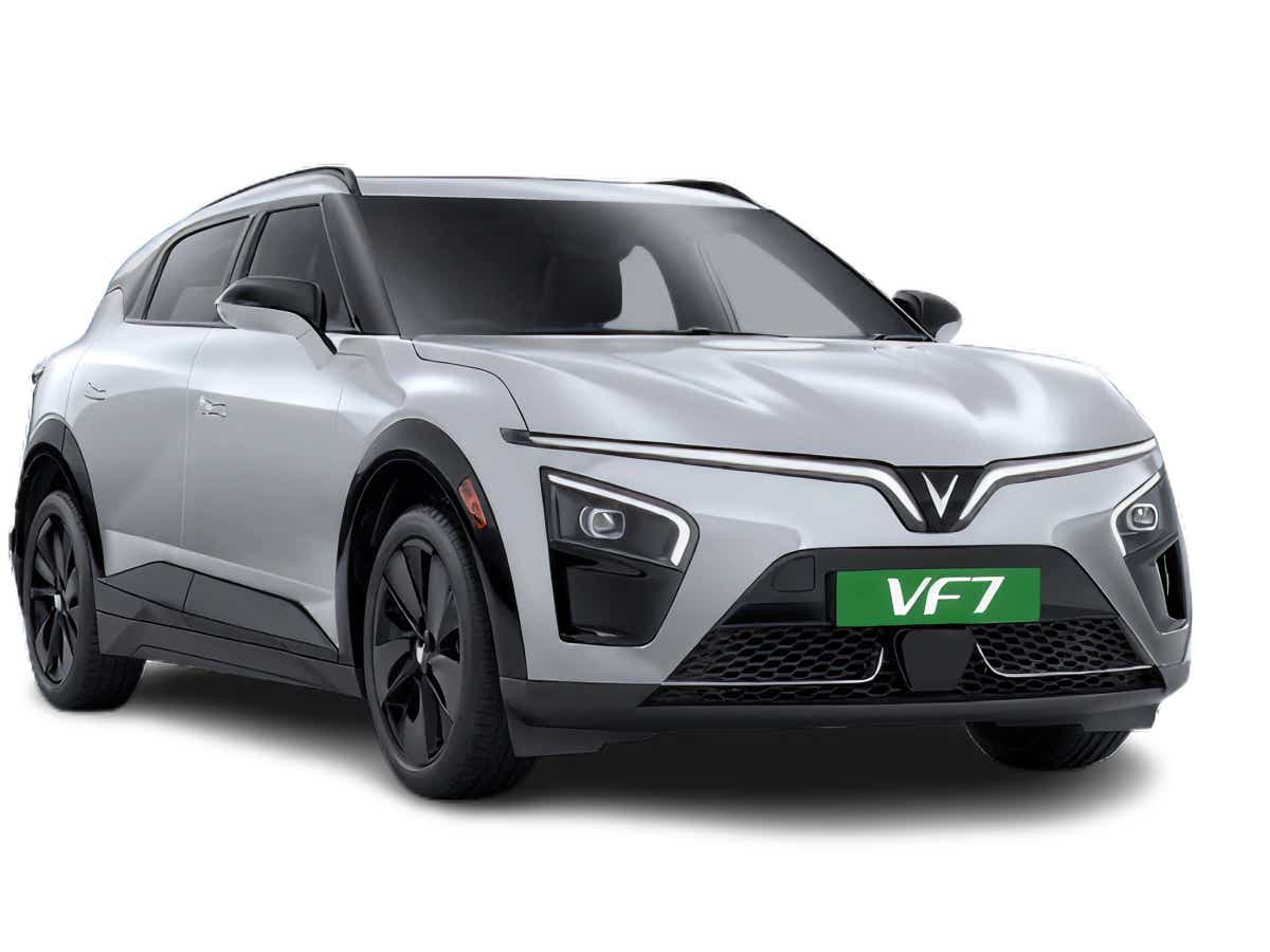 Front three-quarter view of a Desat Silver Vinfast VF7