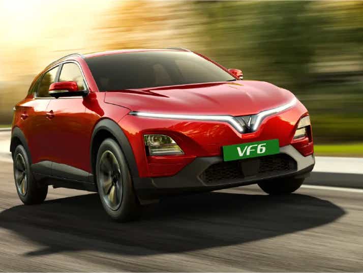 front three-quarter of a Vinfast VF6