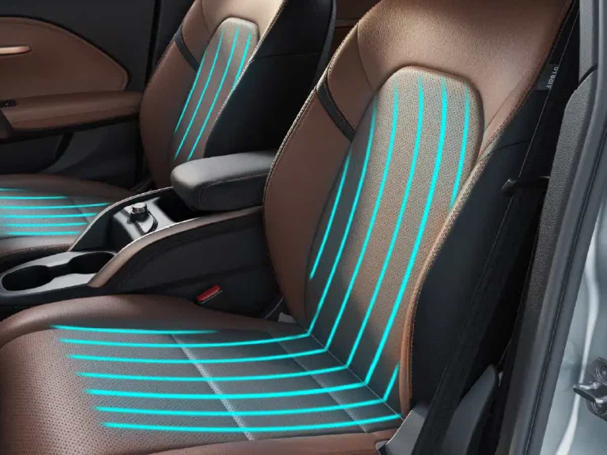 front seat interior of a Vinfast VF6