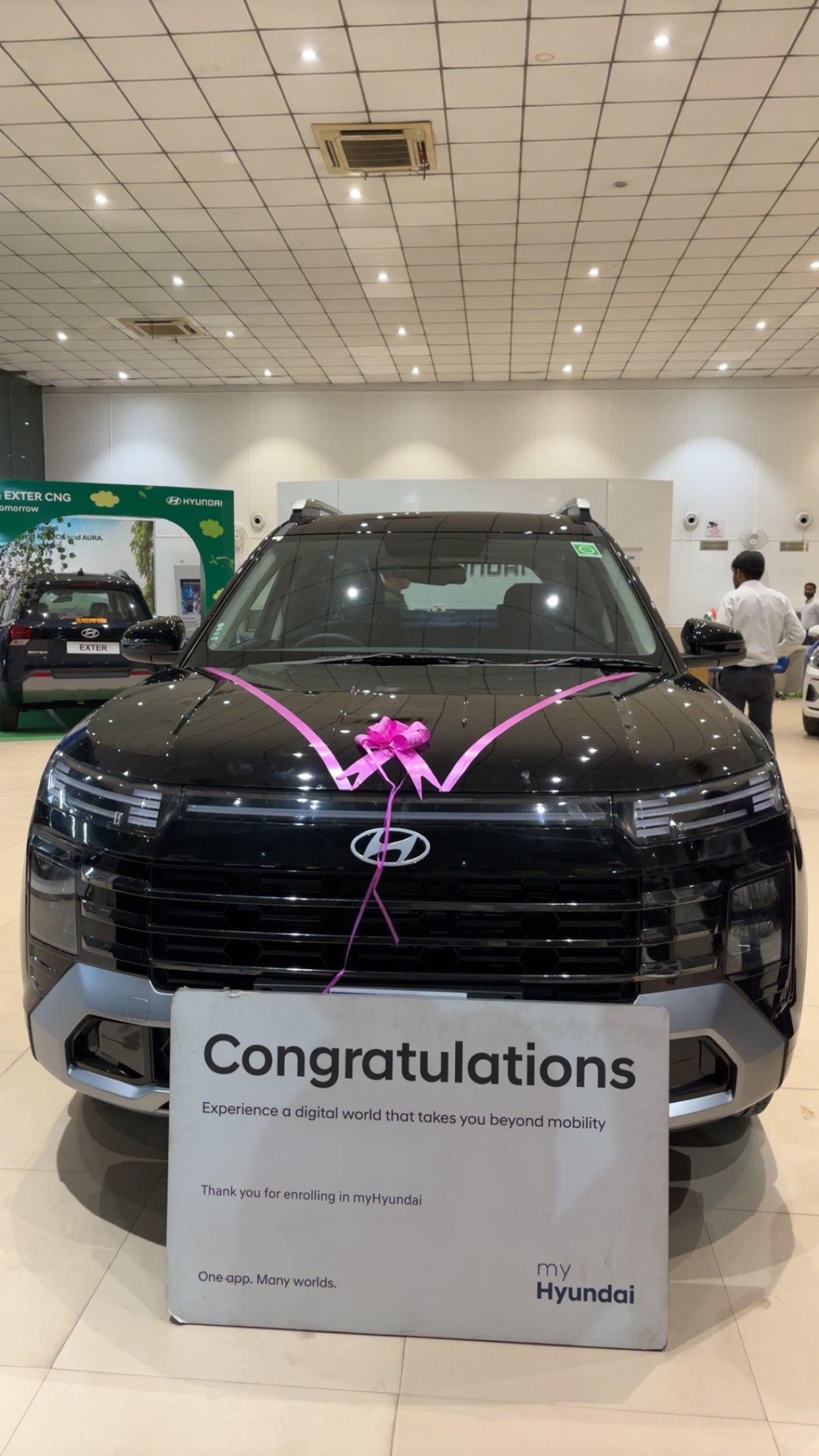 Front view of a Hyundai Alcazar at a showroom