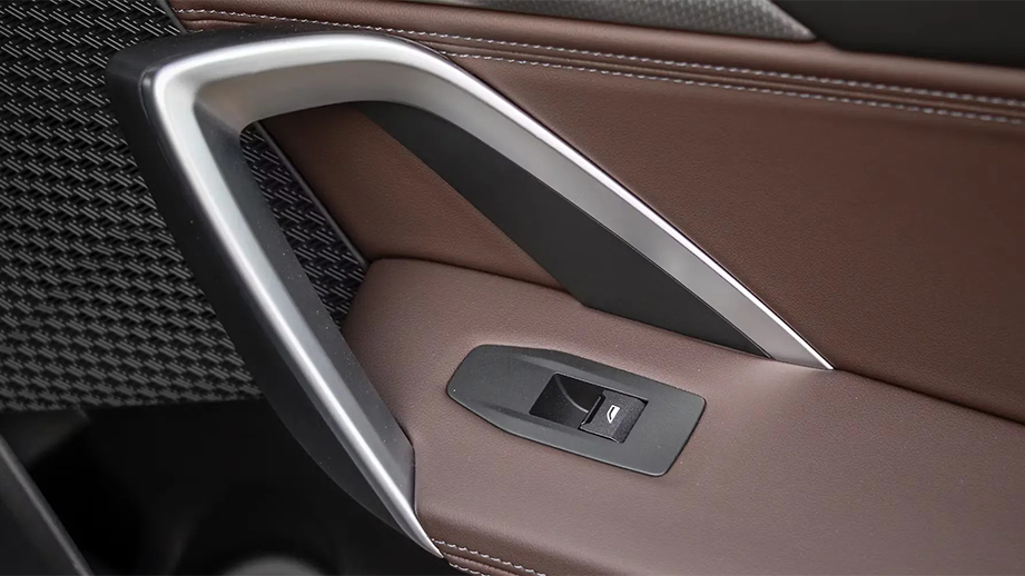 Door handle and switch of BMW iX1 LWB