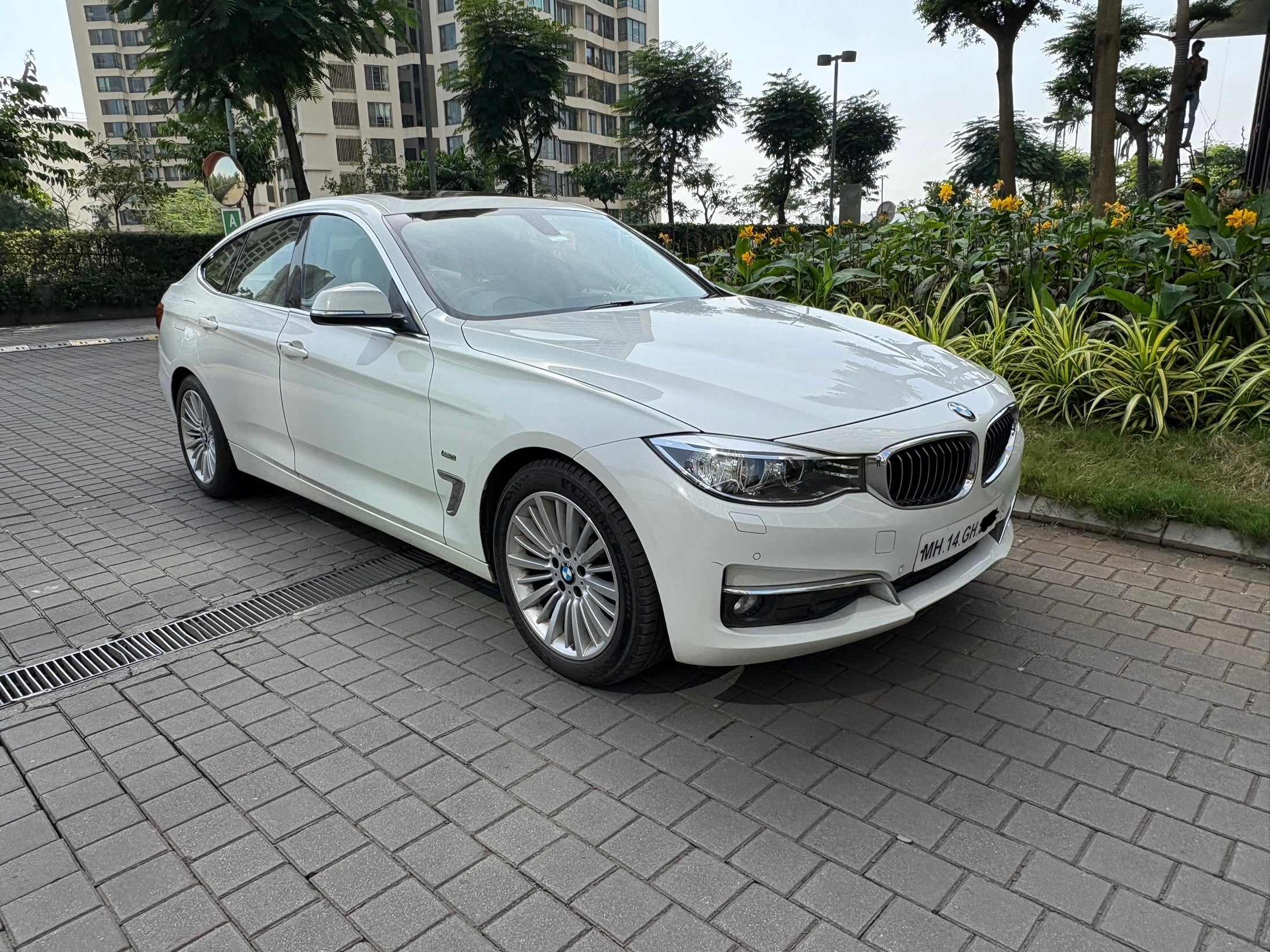 Front three-quarter view of a BMW 3 Series