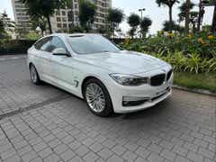 Front three-quarter view of a BMW 3 Series