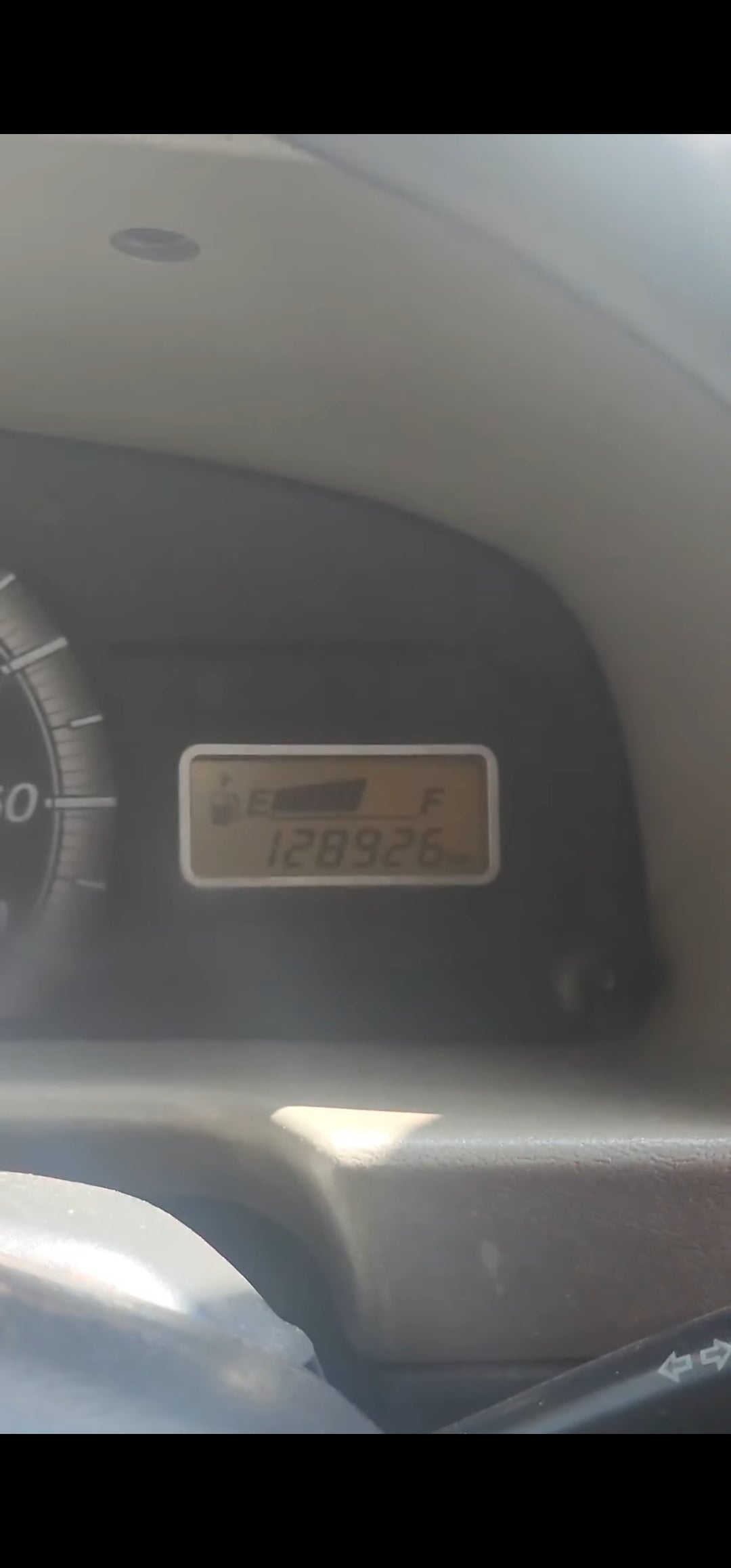 instrument cluster display of a Maruti Suzuki Eeco