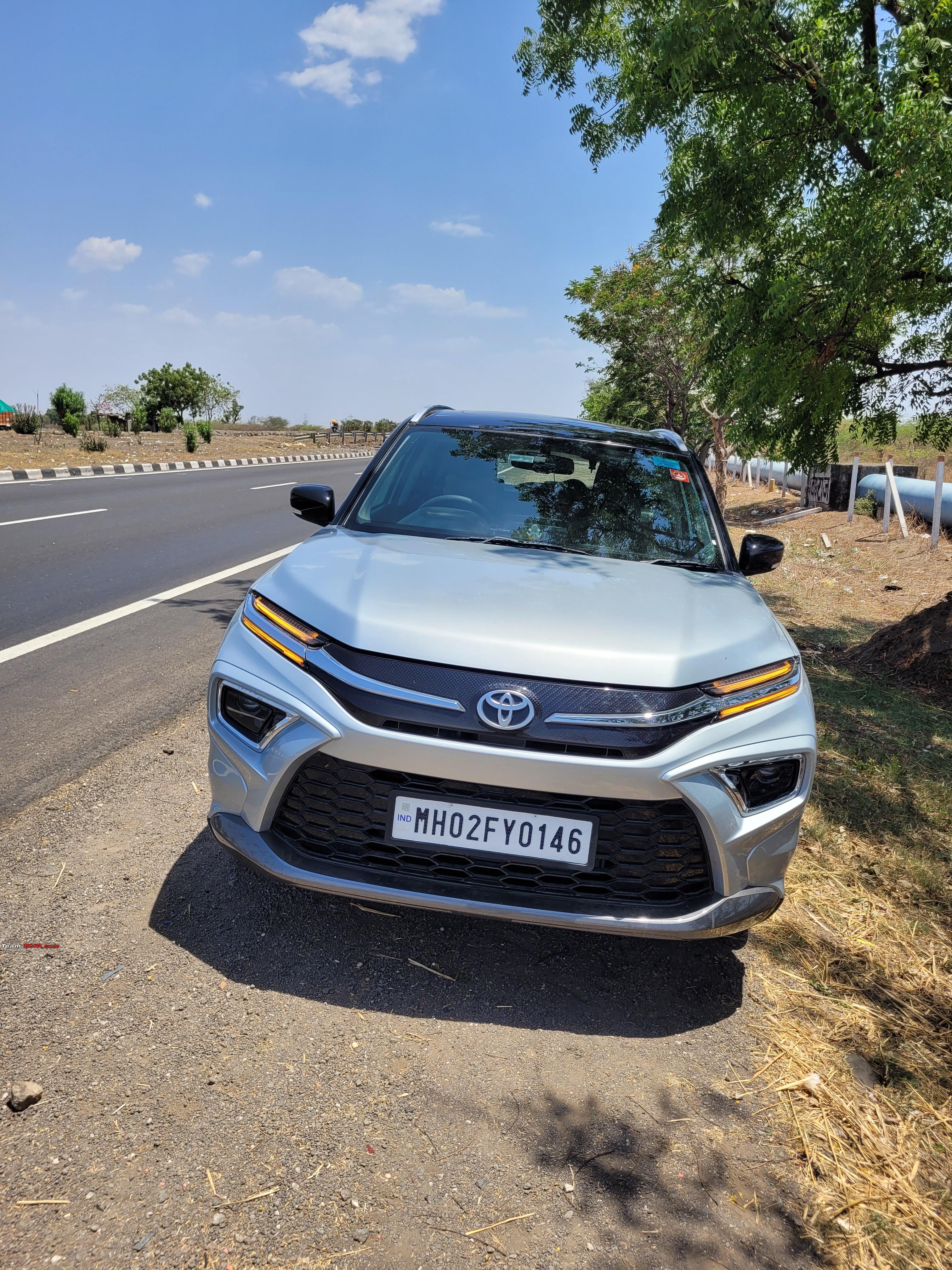 Front view of a enticing-silver Toyota Urban Cruiser Hyryder