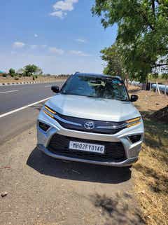 Front view of a enticing-silver Toyota Urban Cruiser Hyryder