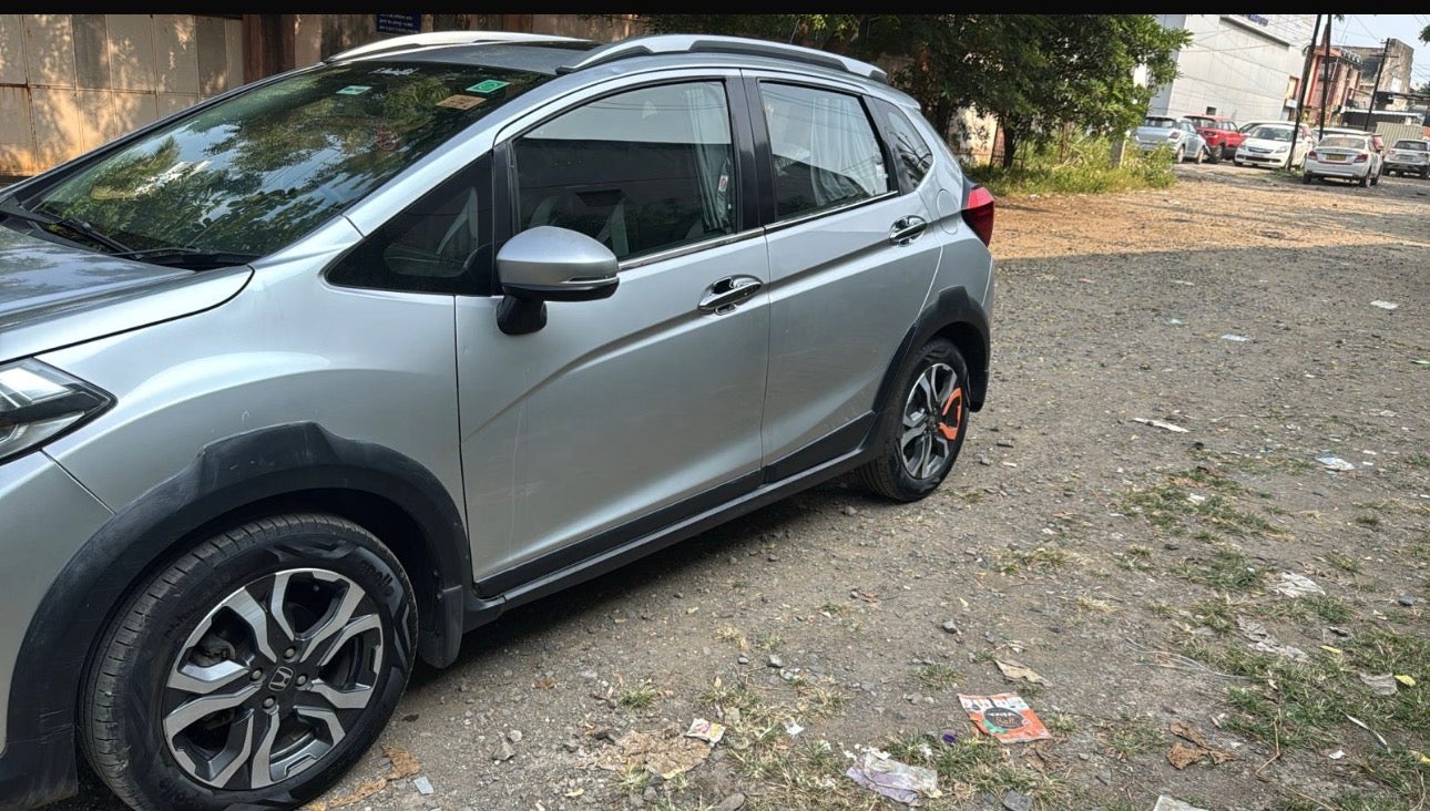 Side view of a Honda WR-V