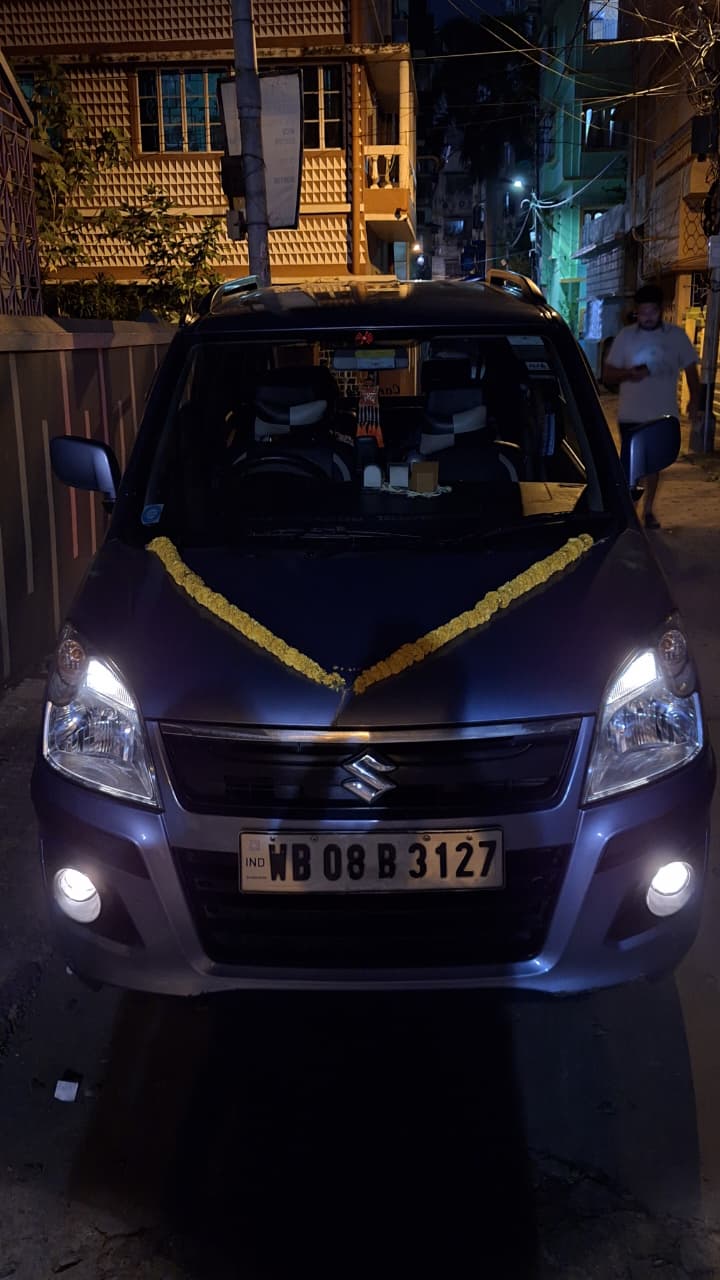 Front view of a Maruti Suzuki Wagon R