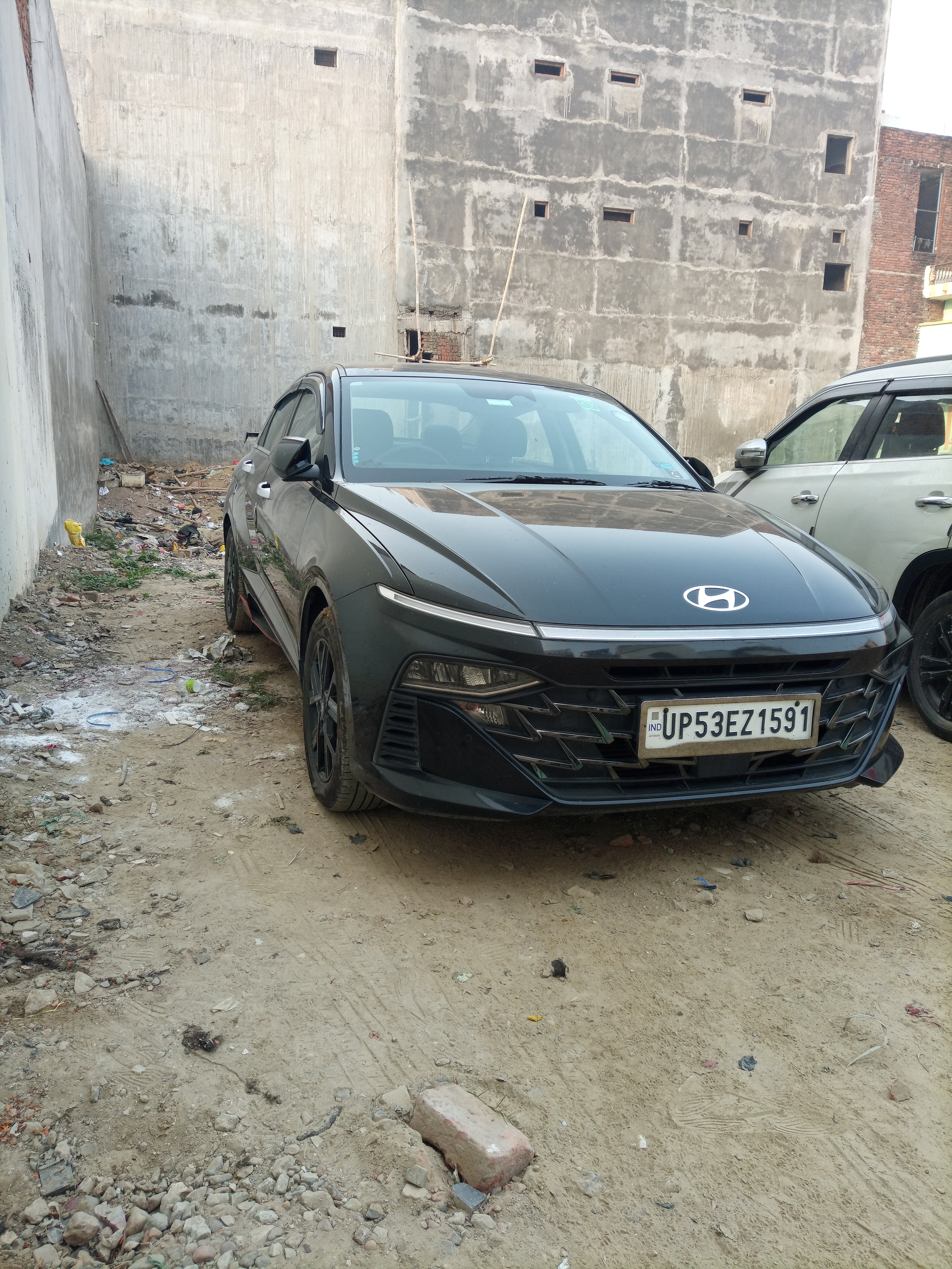 Front view of a Hyundai Verna