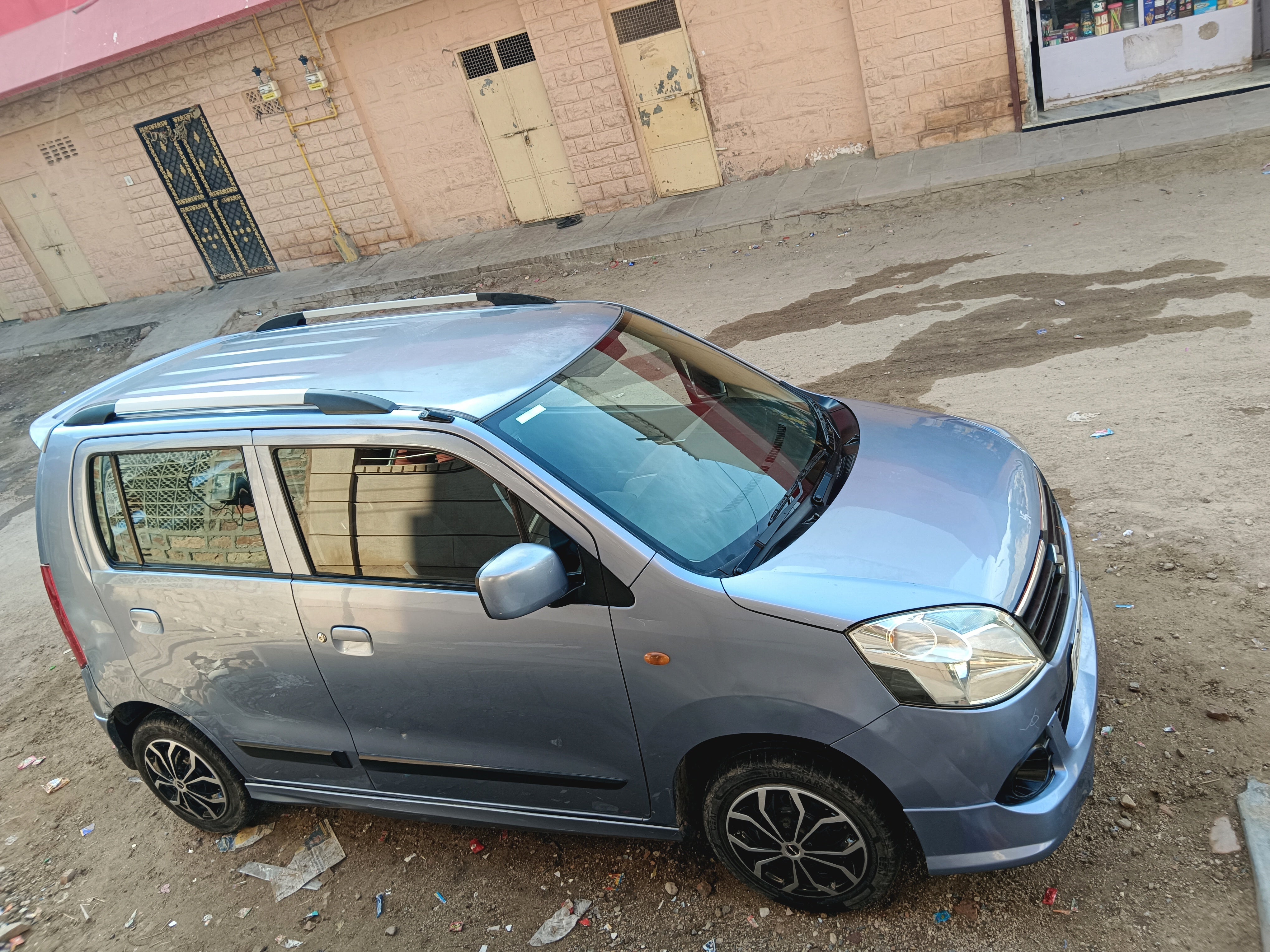 front three-quarter view of a Maruti Suzuki Wagon R