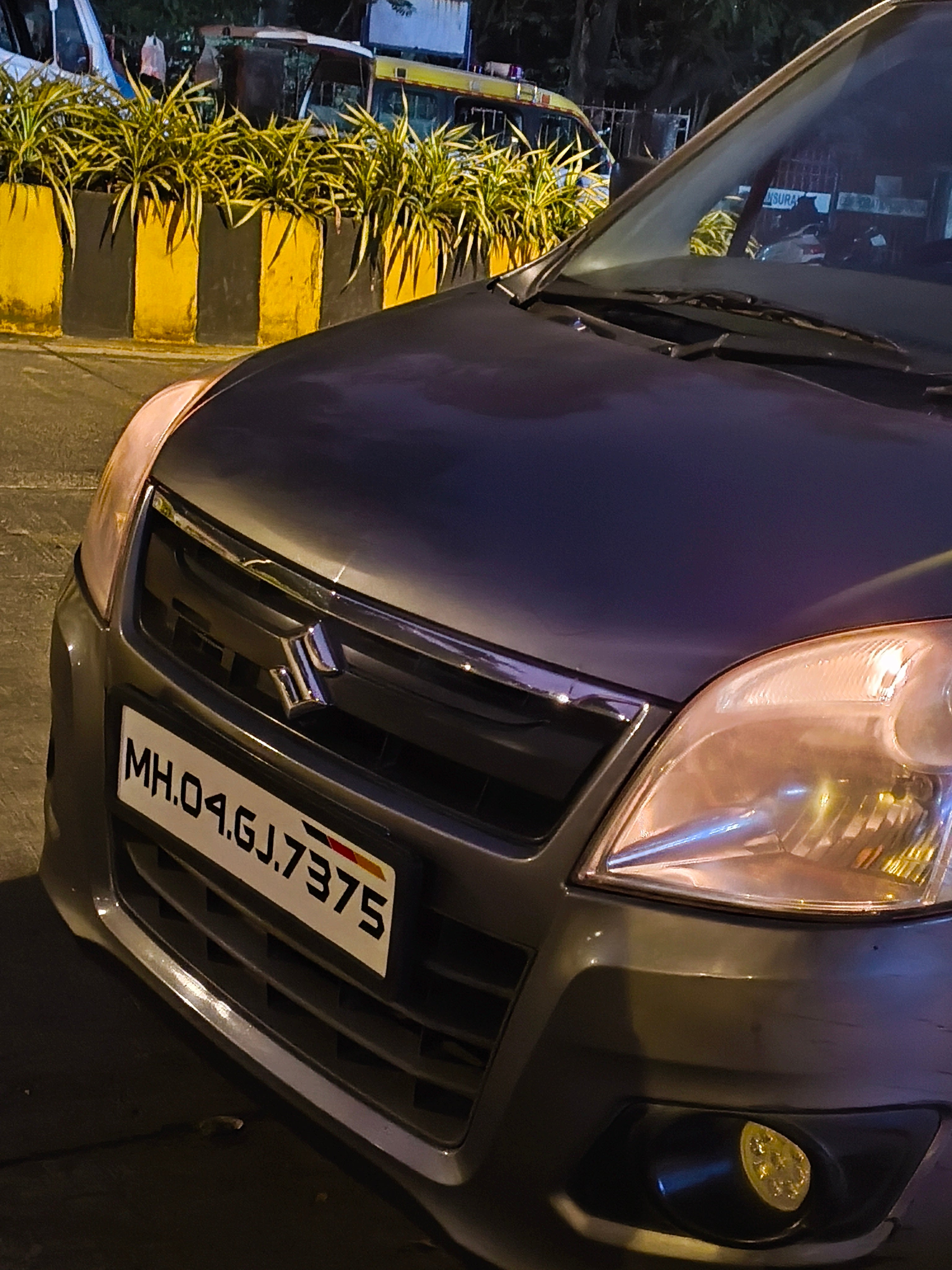 front view of a Maruti Suzuki Wagon R