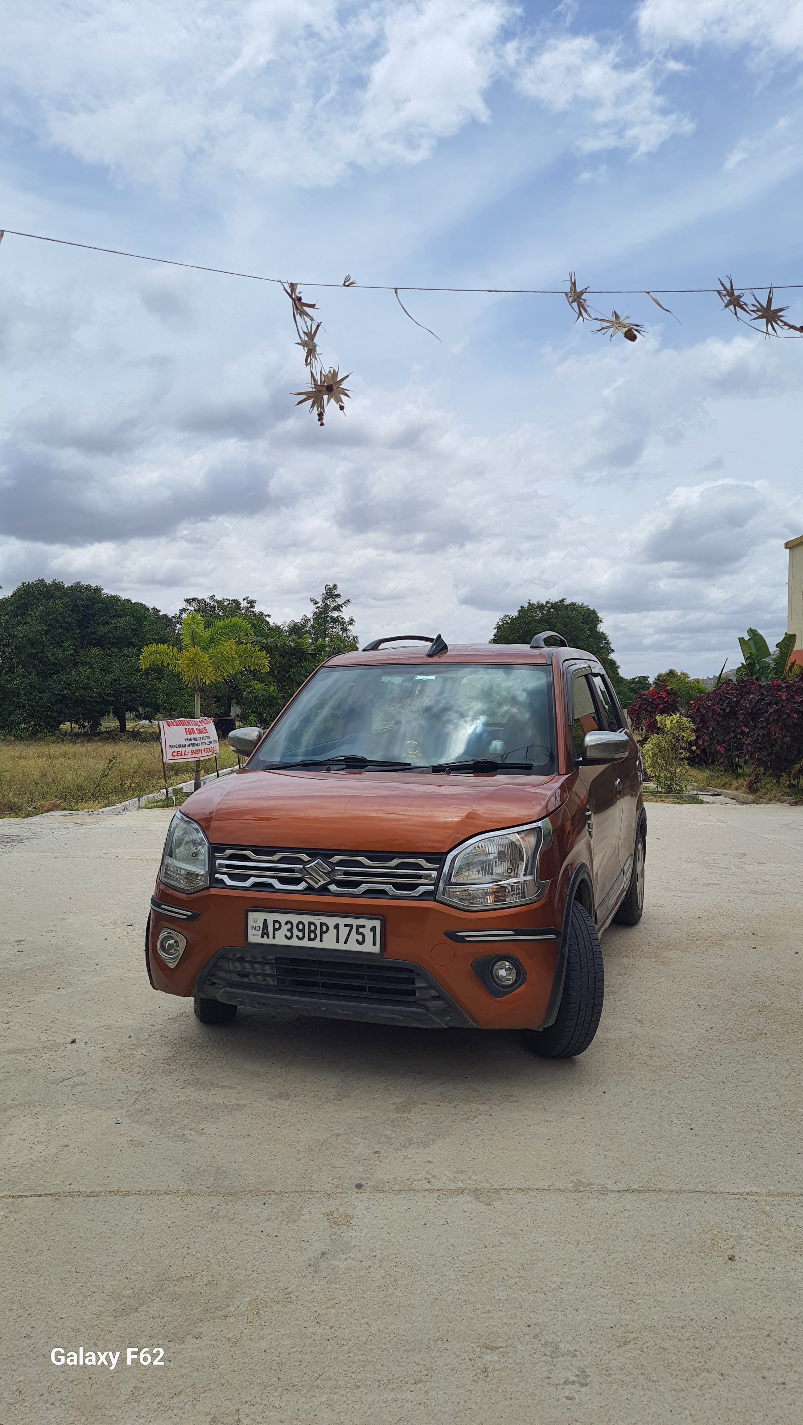front view of a Maruti Suzuki Wagon R