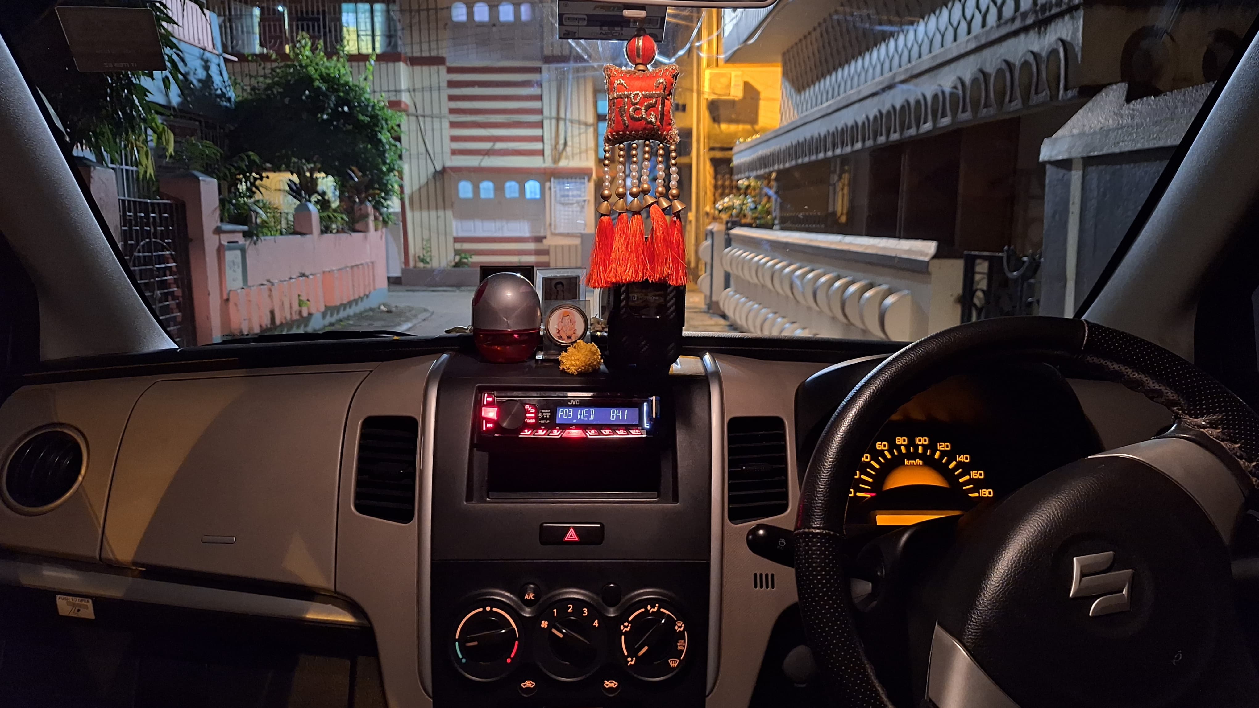 interior dashboard of a Maruti Suzuki Wagon R