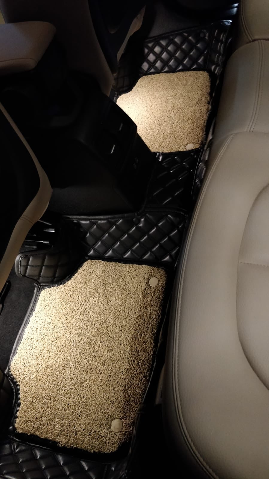 Rear seat floor area of a BMW X1