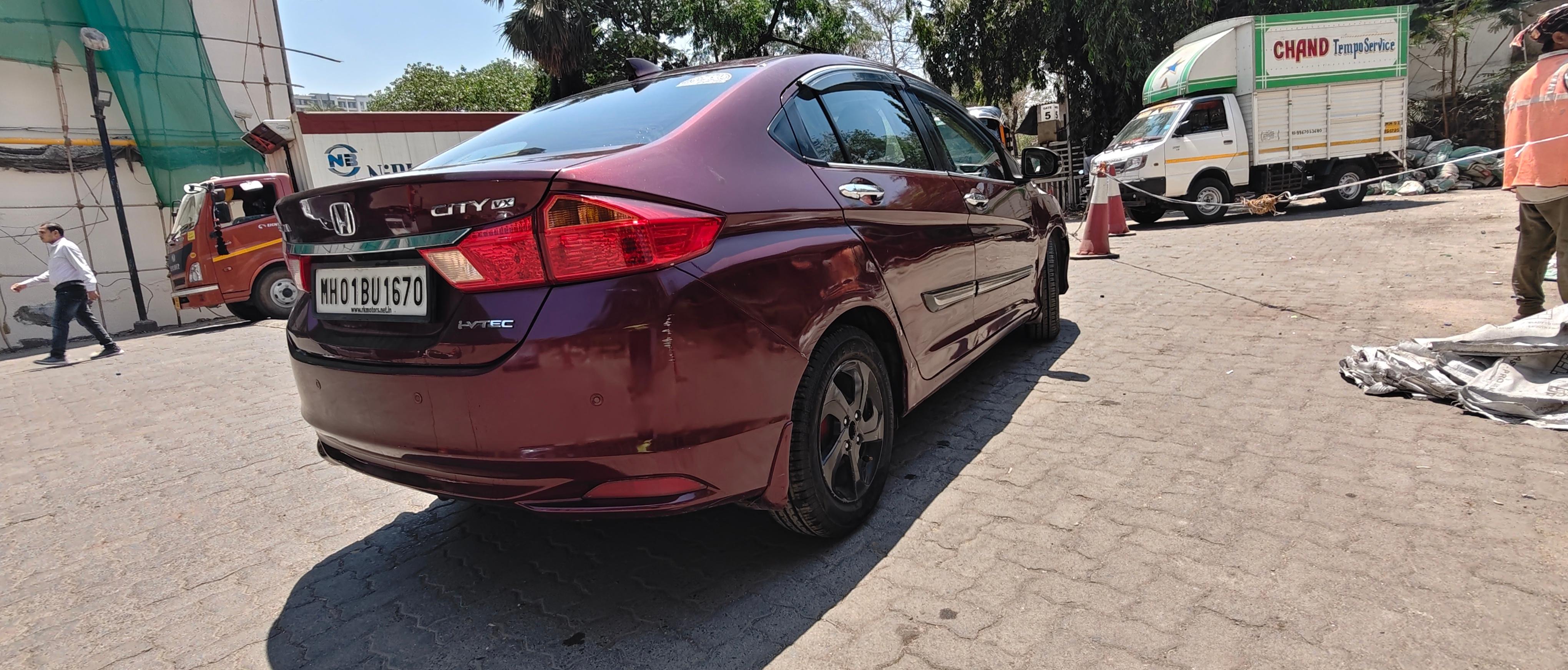 Rear three-quarter of a Honda City VX