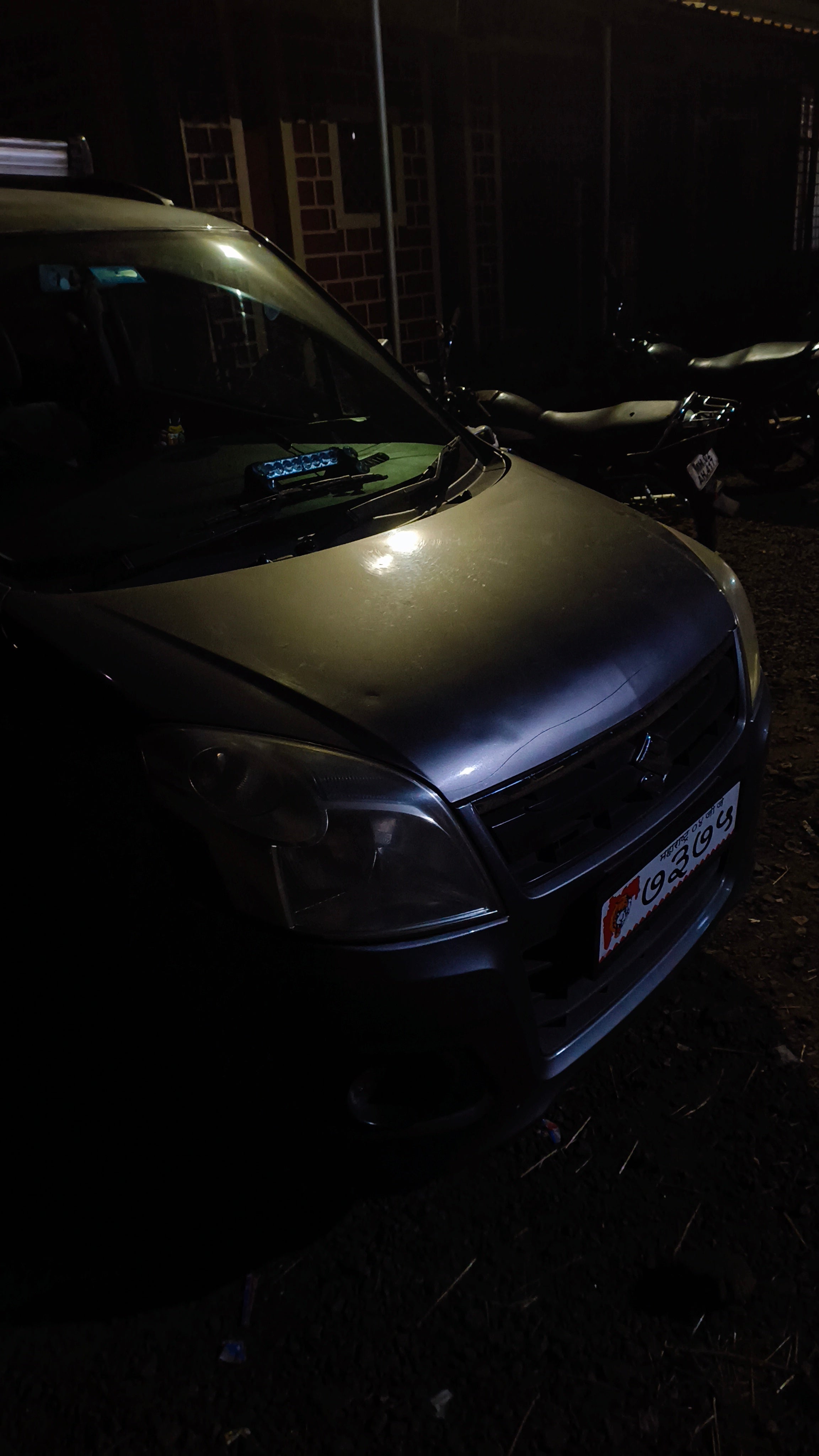 Front view of a Maruti Suzuki Wagon R