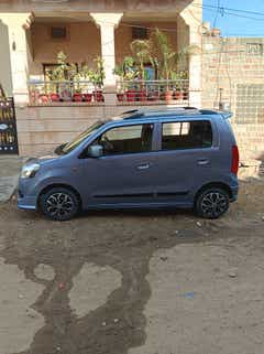 side view of a Maruti Suzuki Wagon R