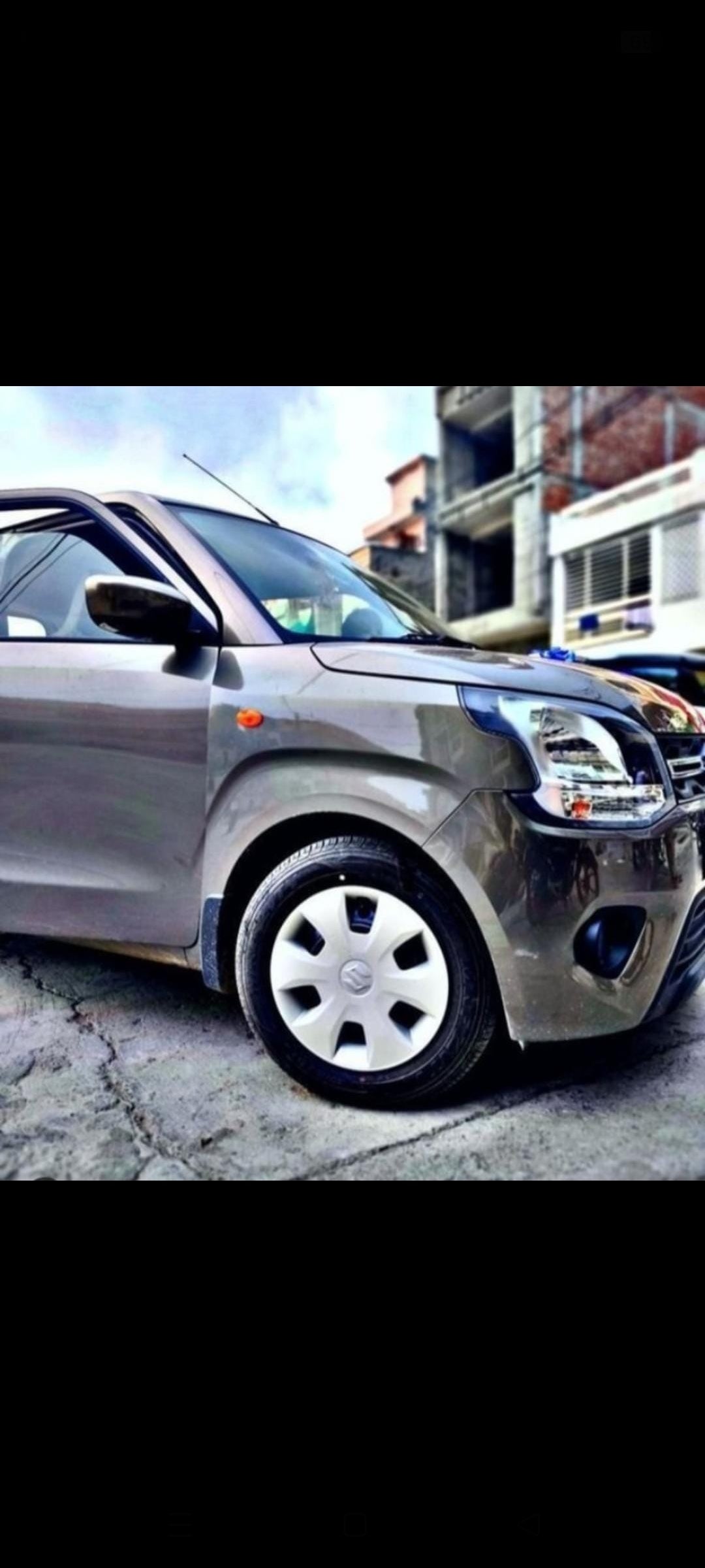 front side view of a Maruti Suzuki Wagon R