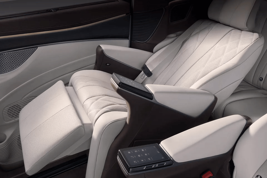 D9 Rear Seats