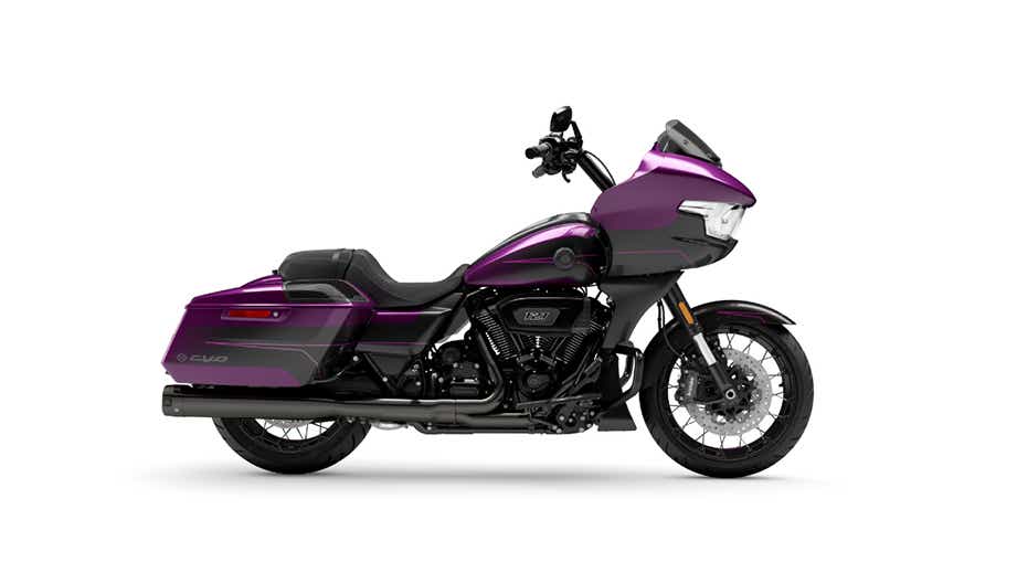 Right side view of Harley-Davidson CVO Road Glide