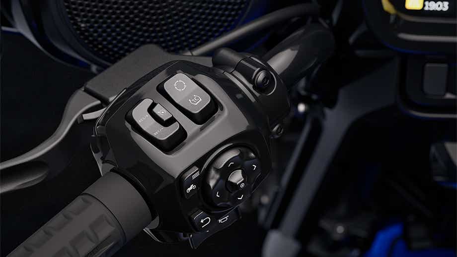 Handlebar control close-up of Harley-Davidson CVO Street Glide