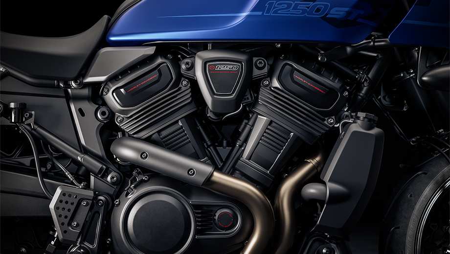 Engine close-up of a aurora blue denim Harley-Davidson Pan America 1250 ST