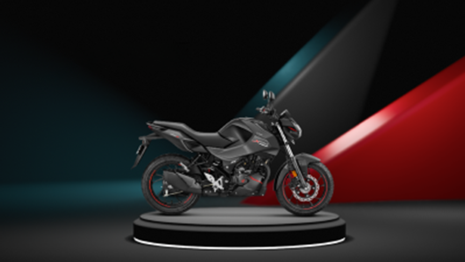 Side view of a stealth black Hero Xtreme 160R motorcycle