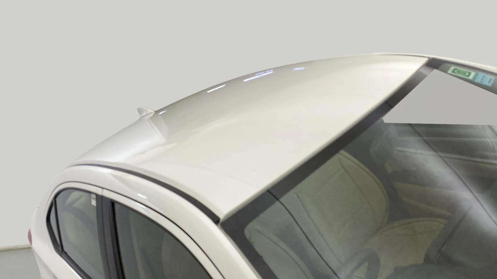 Roof and upper side view of a Honda Amaze