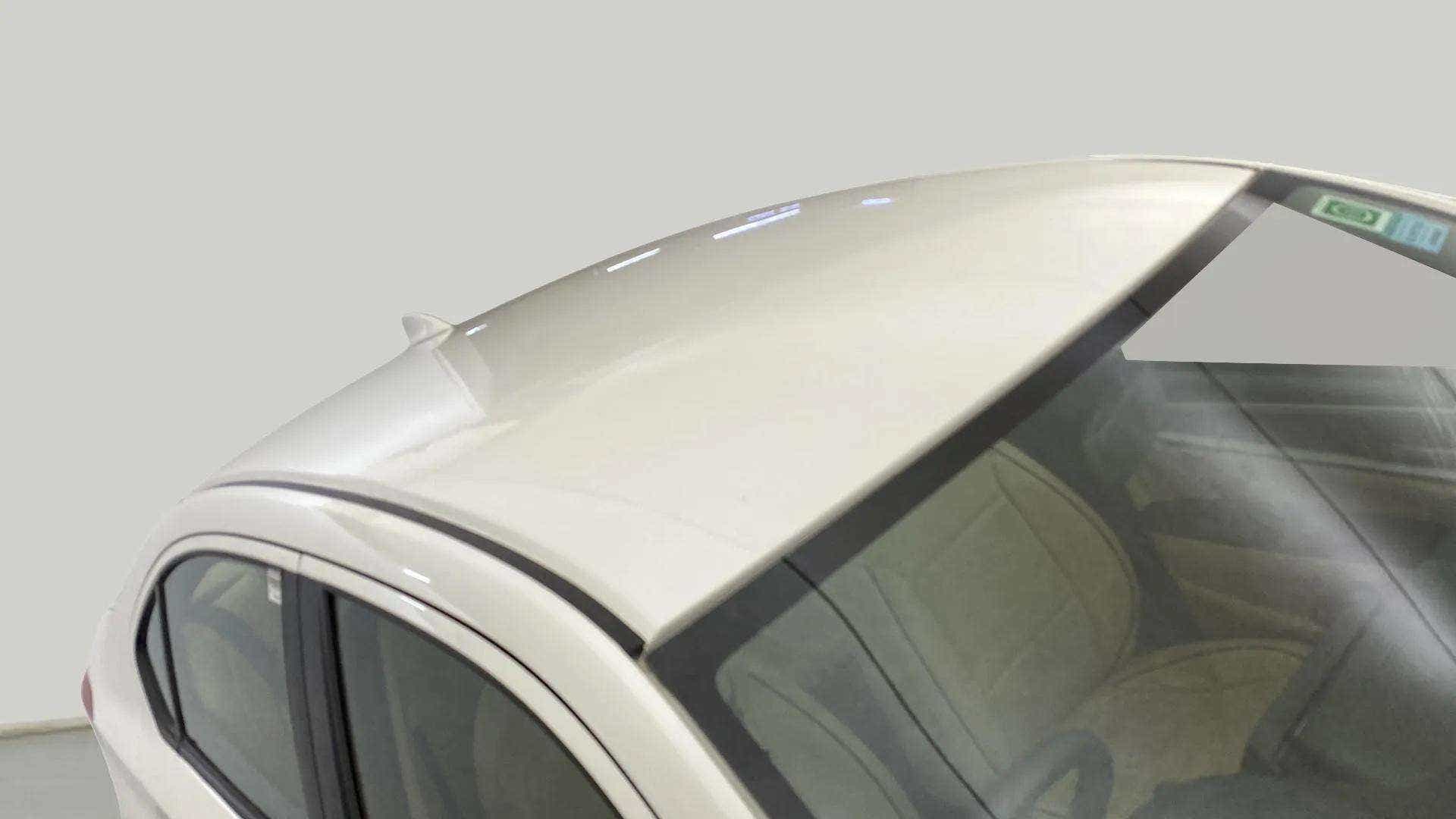 Roof and upper side view of a Honda Amaze