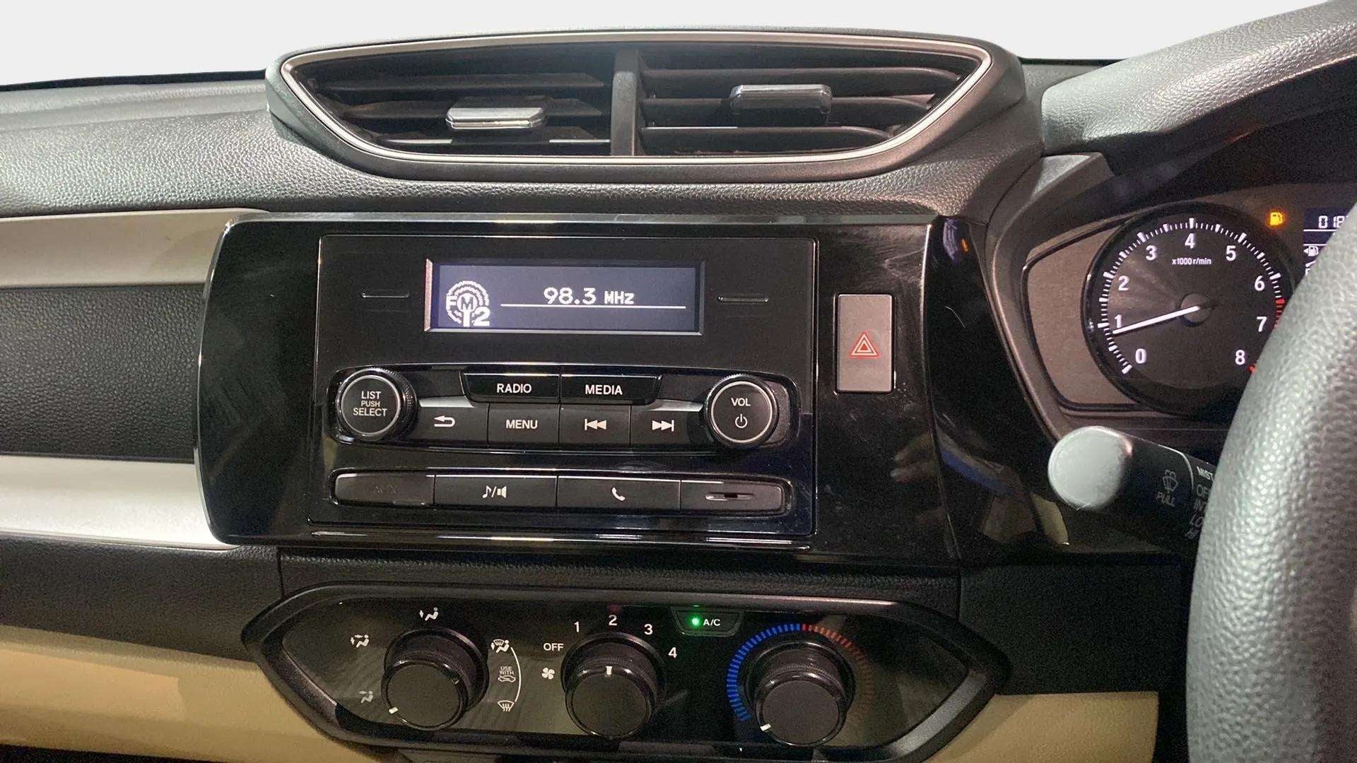 Dashboard and centre console of a Honda Amaze
