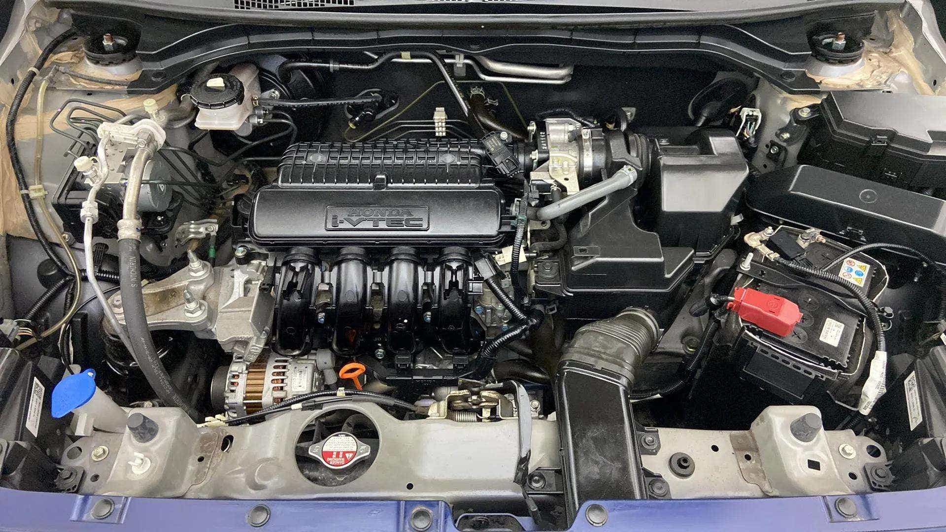 Engine bay of a Honda Amaze