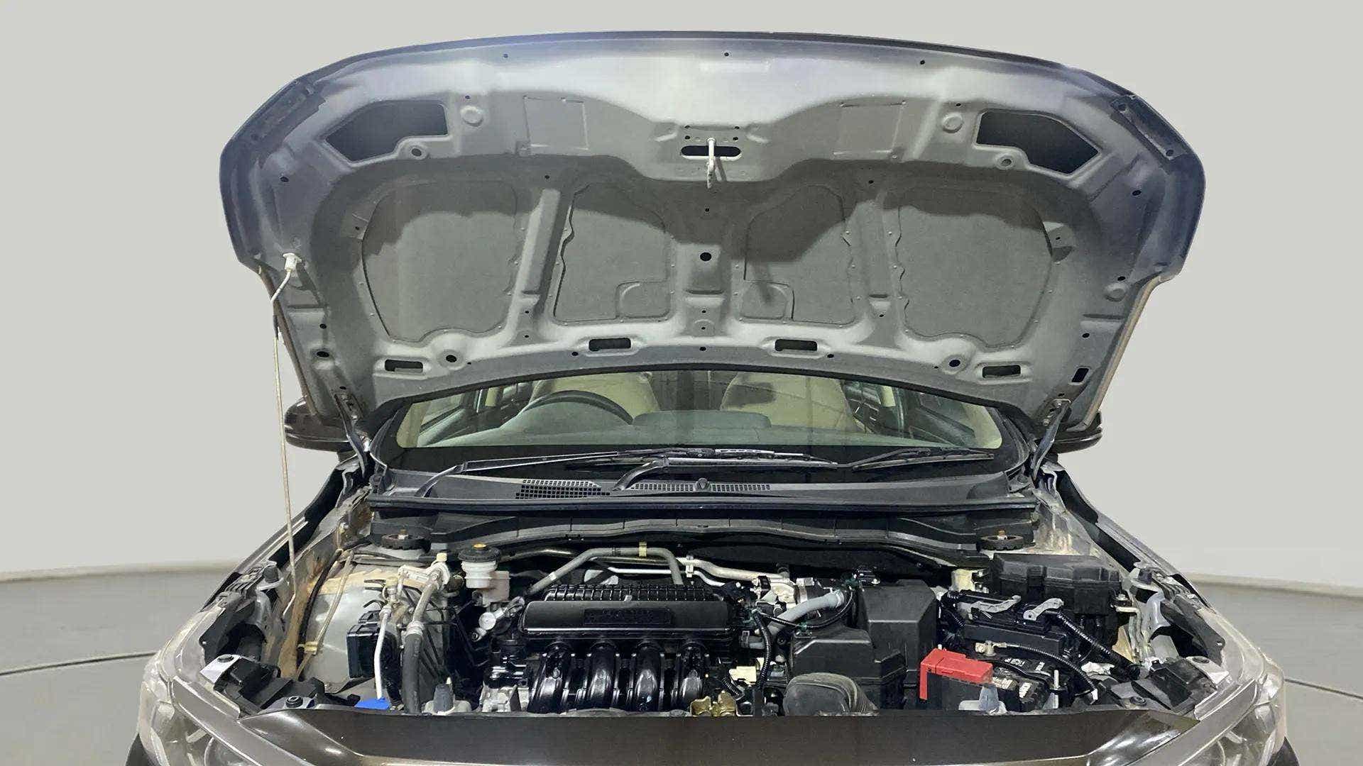 Engine bay of a Honda Amaze