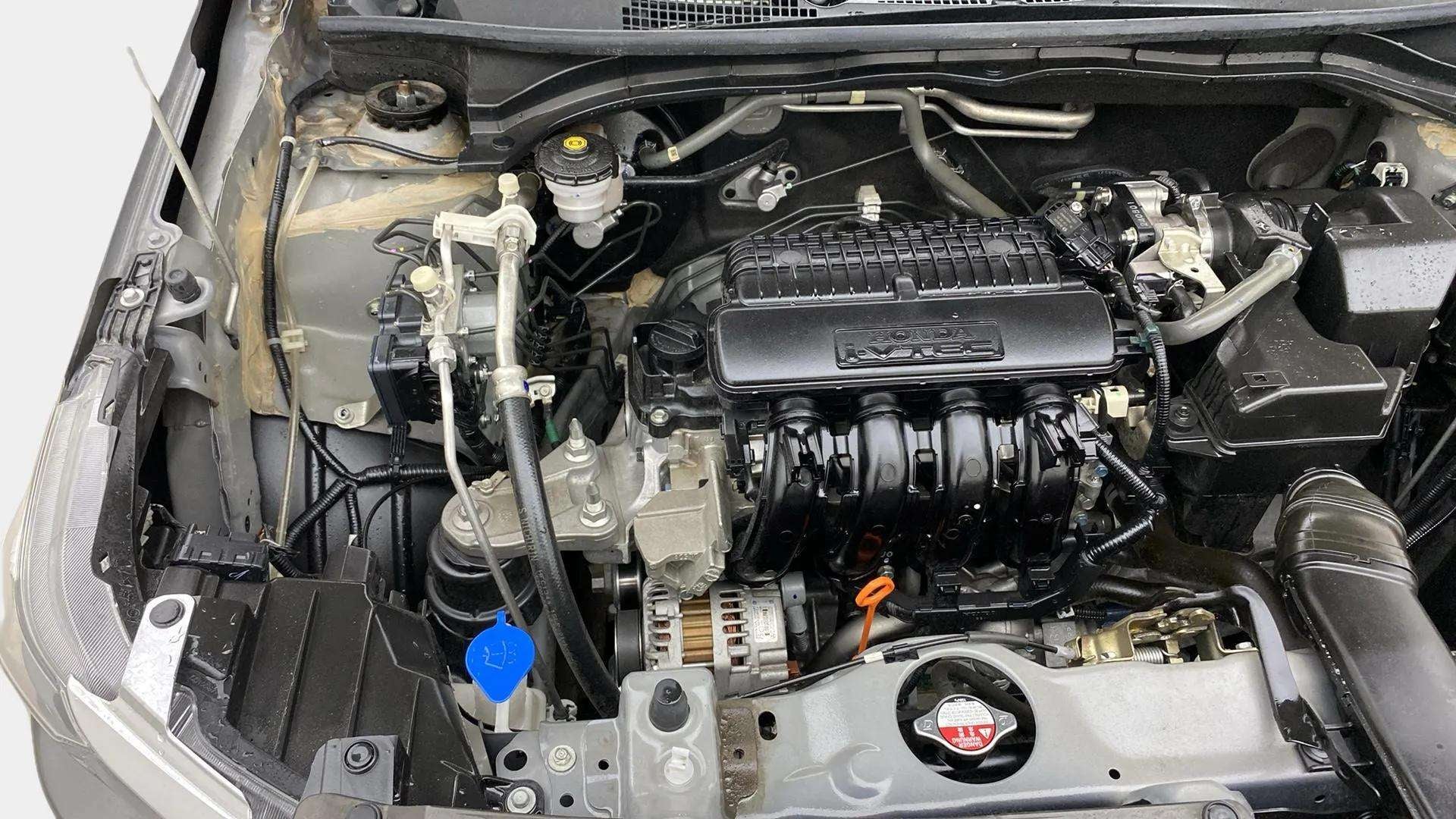 Engine bay of a Honda Amaze