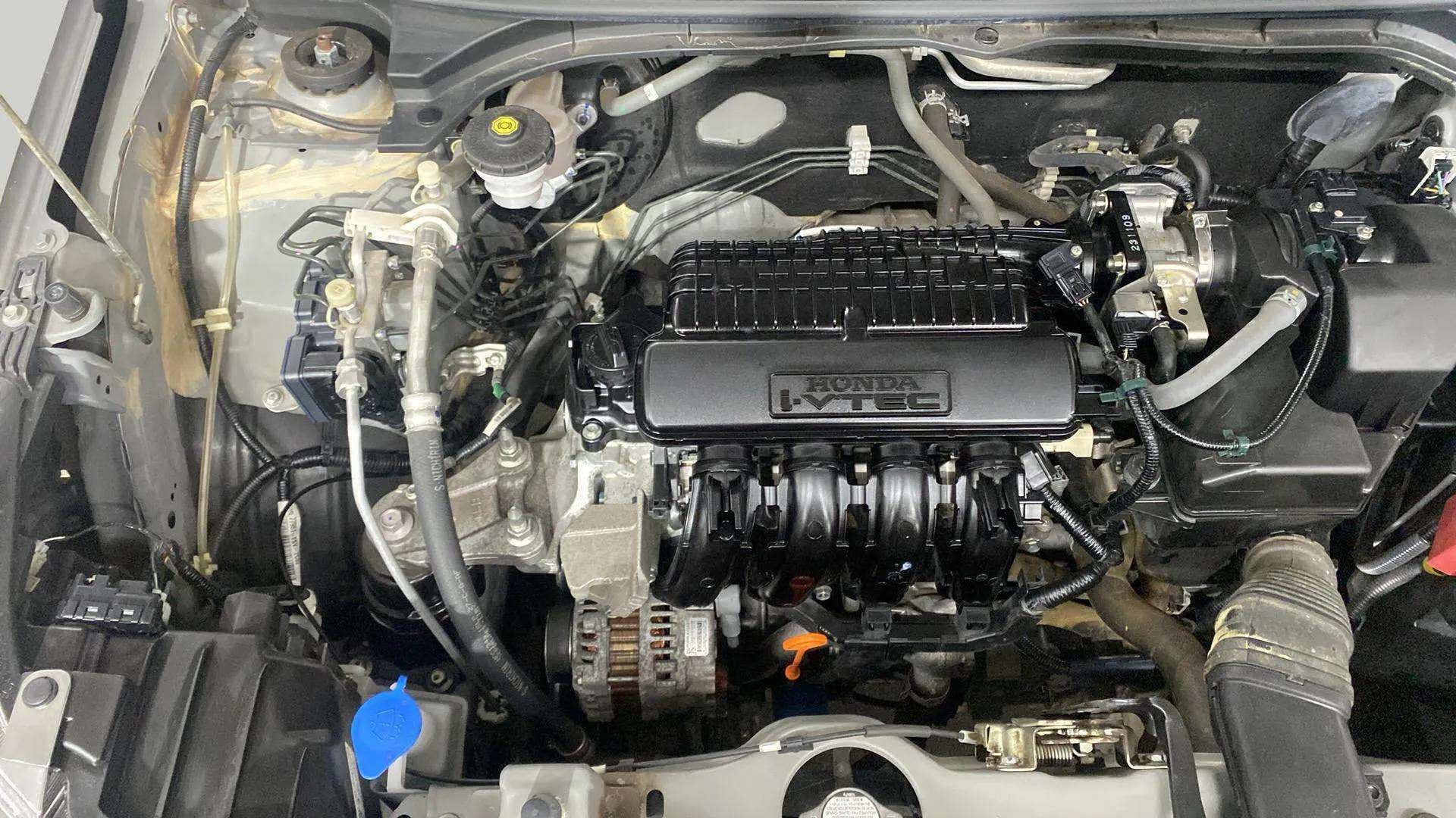 Engine bay of a Honda Amaze