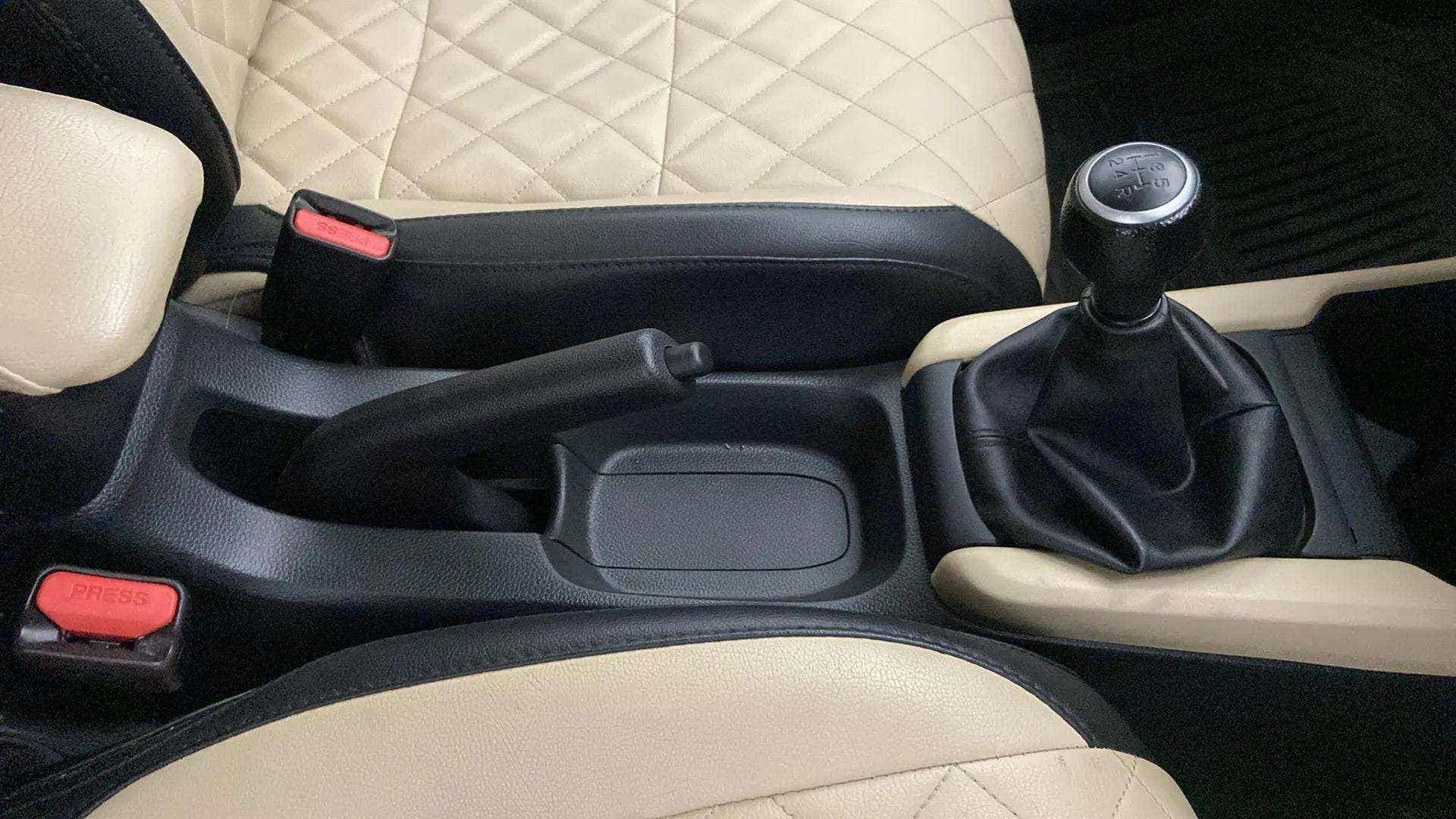 Center console and gear lever of a Honda Amaze