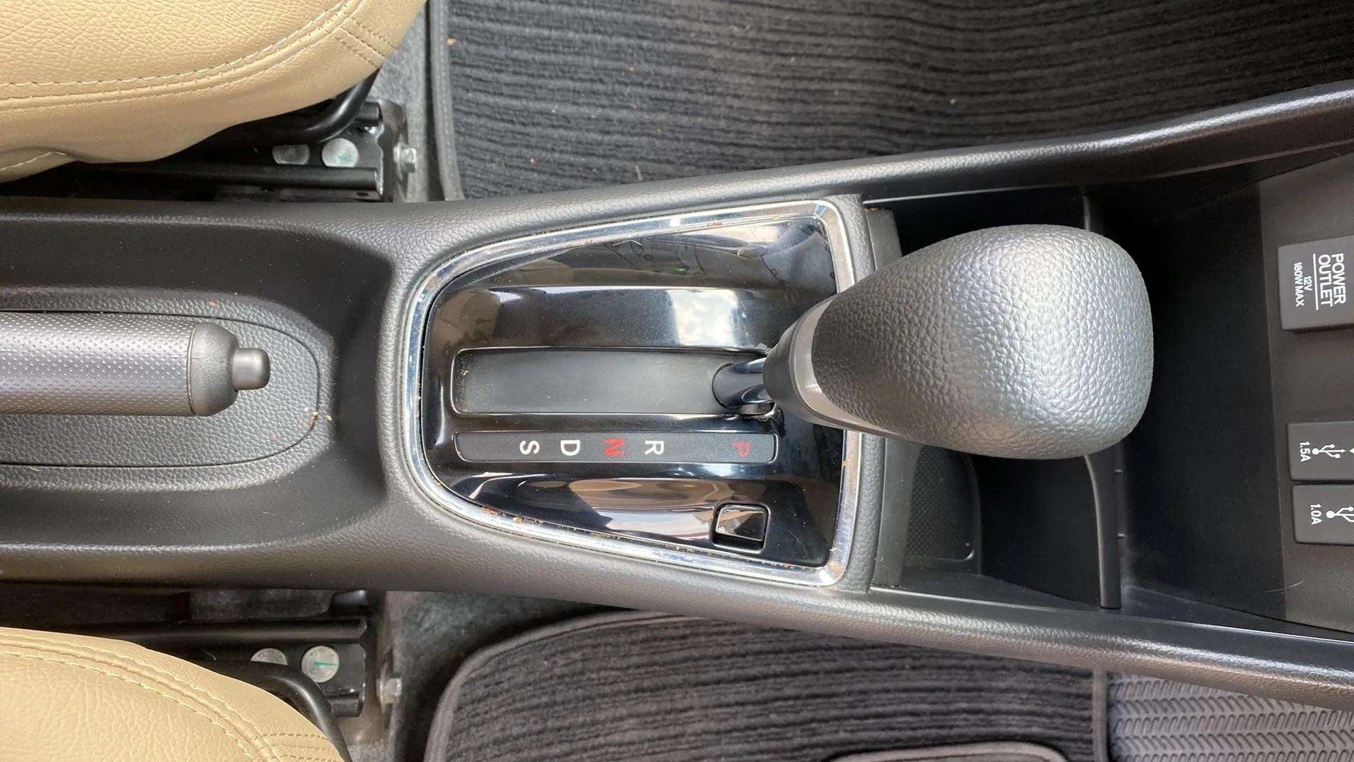 Center console gear shifter of a Honda Amaze